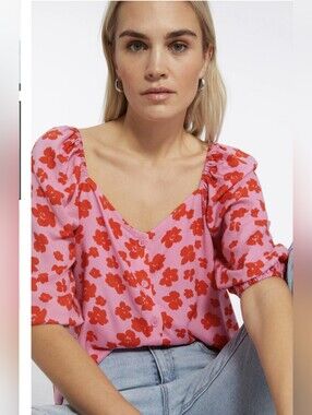 BNWT Sanctuary Daisy Blouse, In Cherry Kiss.